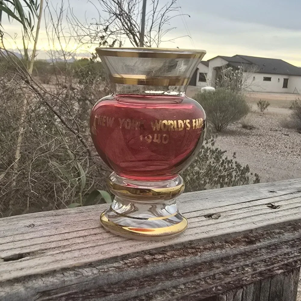 1940 NY World’s Fair Ruby Flash Glass Souvenir Vase Trylon Perisphere 4